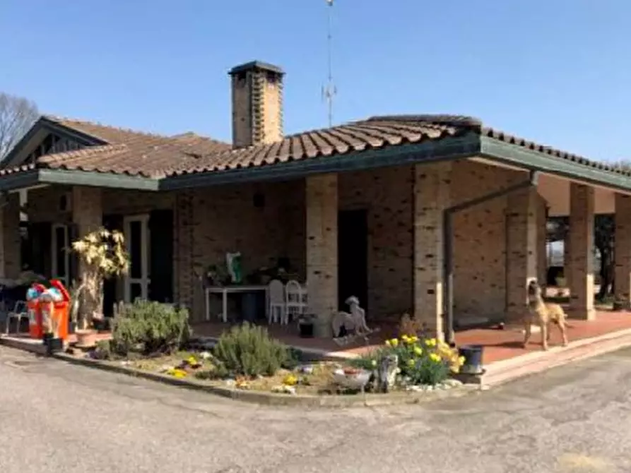 Immagine 1 di Villa in vendita  in Via Don S.Ferronato, 49 a Pianiga