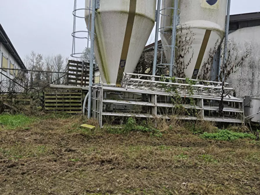 Immagine 17 di Terreno in vendita  in Via C. B Cavour n. 79 Este a Padova
