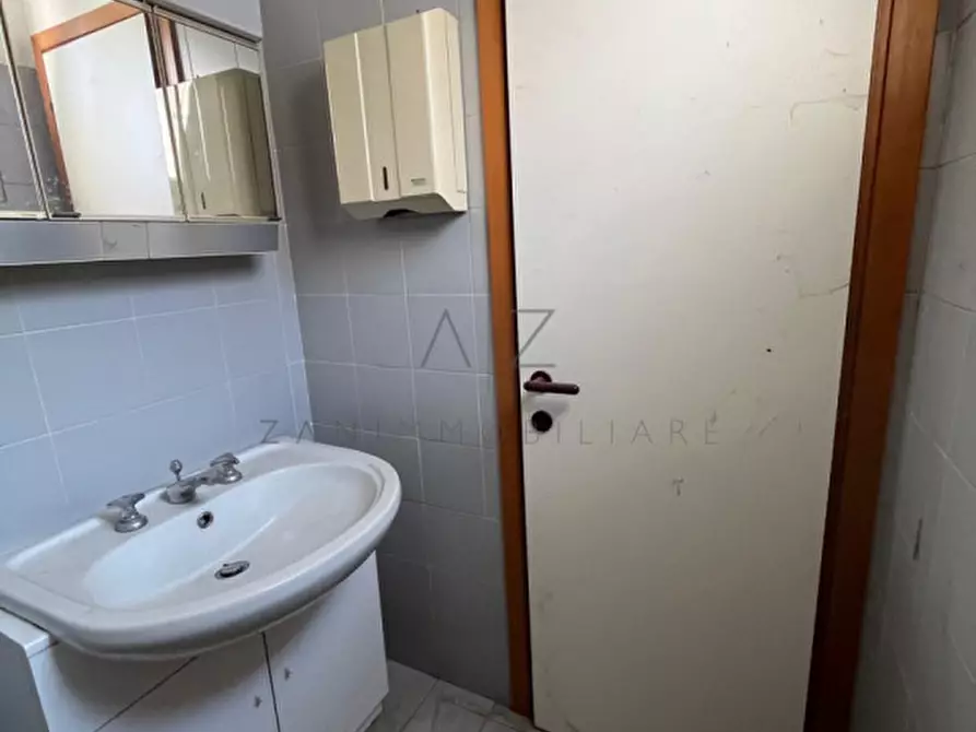 Immagine 6 di Negozio in vendita  in Borgo Treviso a Castelfranco Veneto