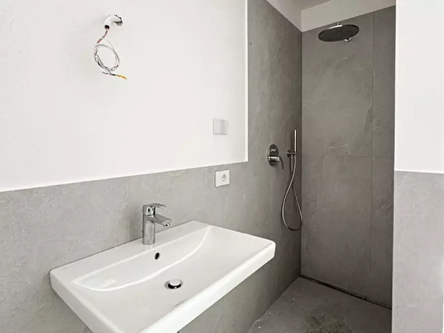 Immagine 14 di Appartamento in vendita  in via delle querce a Montagna .Montan.