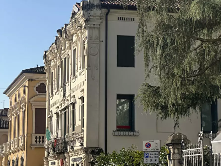 Immagine 2 di Appartamento in vendita  a Thiene