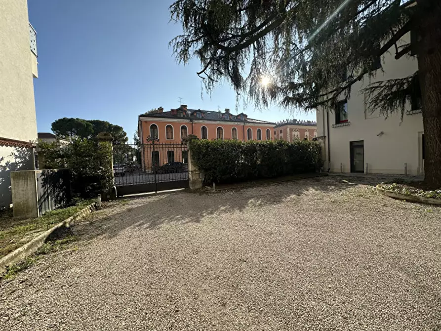 Immagine 7 di Appartamento in vendita  a Thiene