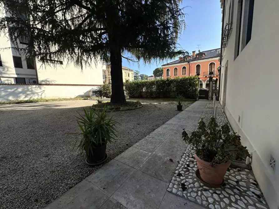 Immagine 10 di Appartamento in vendita  a Thiene