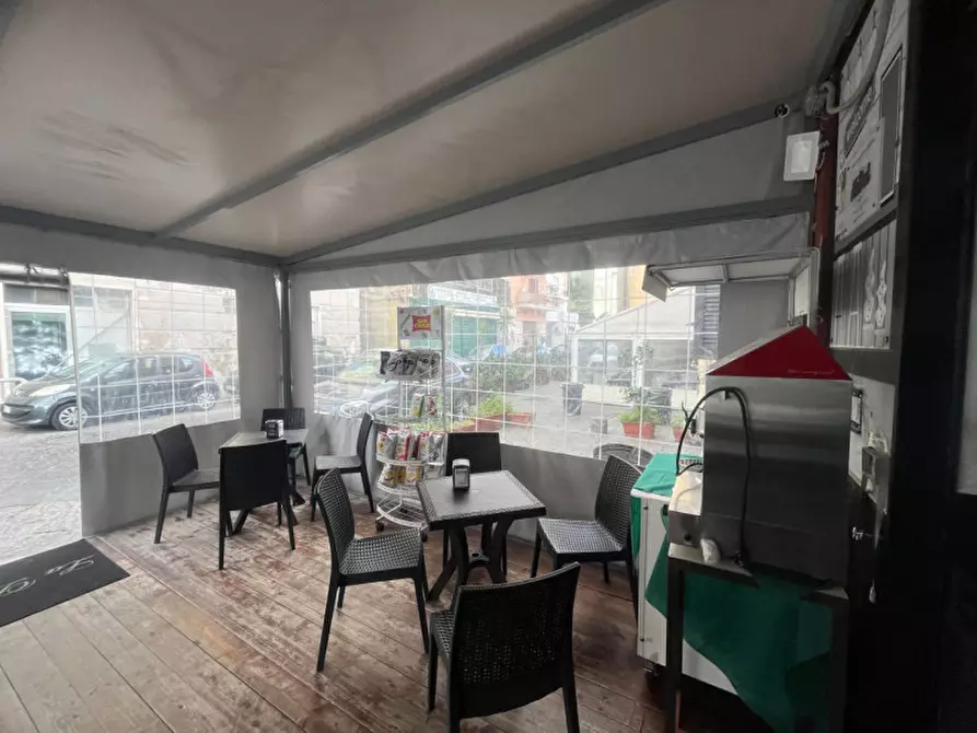 Immagine 13 di Negozio in vendita  in Piazza Mercato a Napoli
