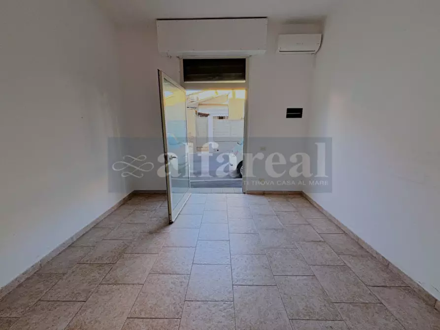 Immagine 5 di Negozio in vendita  a Castiglione Della Pescaia