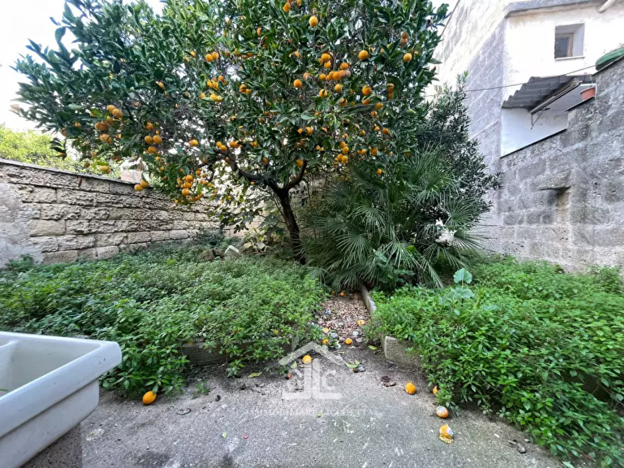 Immagine 2 di Casa indipendente in vendita  in via lizzanello a Lizzanello