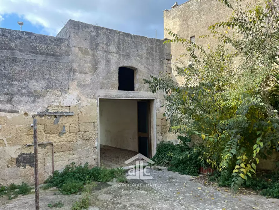 Immagine 14 di Casa indipendente in vendita  in via lizzanello a Lizzanello