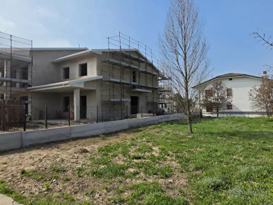 Immagine 1 di Casa trifamiliare in vendita  a San Bonifacio