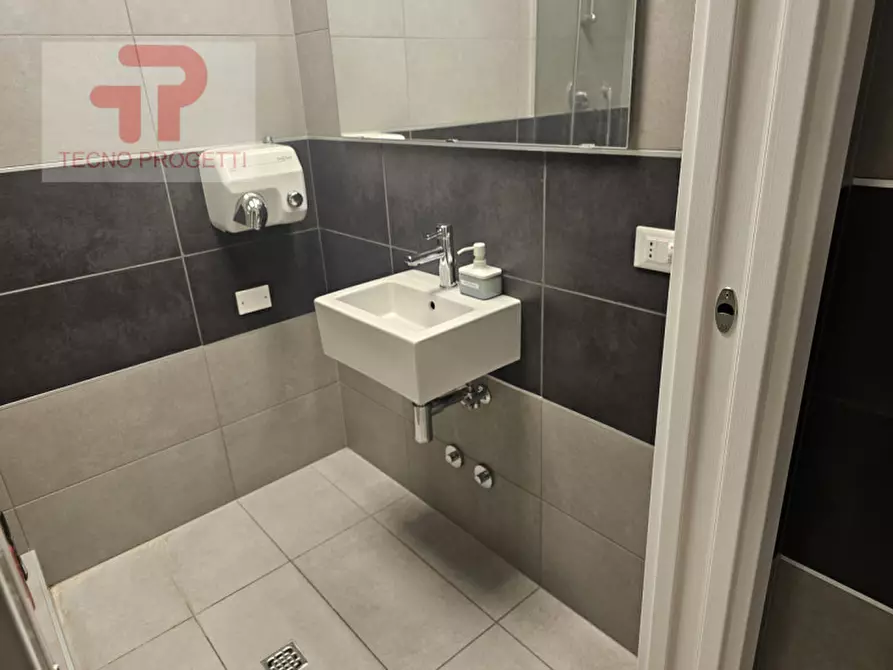 Immagine 9 di Ufficio in affitto  in Zona Industriale Padova a Padova