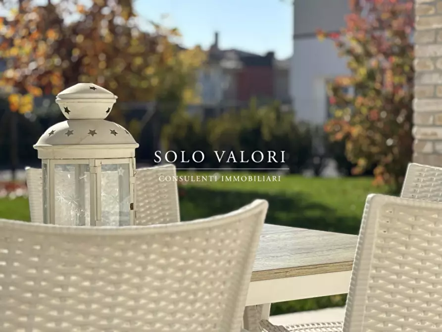 Immagine 1 di Villa in vendita  a Castelfranco Veneto