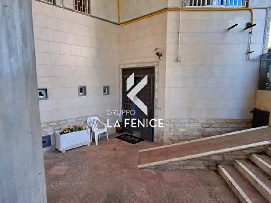 Immagine 6 di Attività commerciale in vendita  in viale Toledo a Fasano