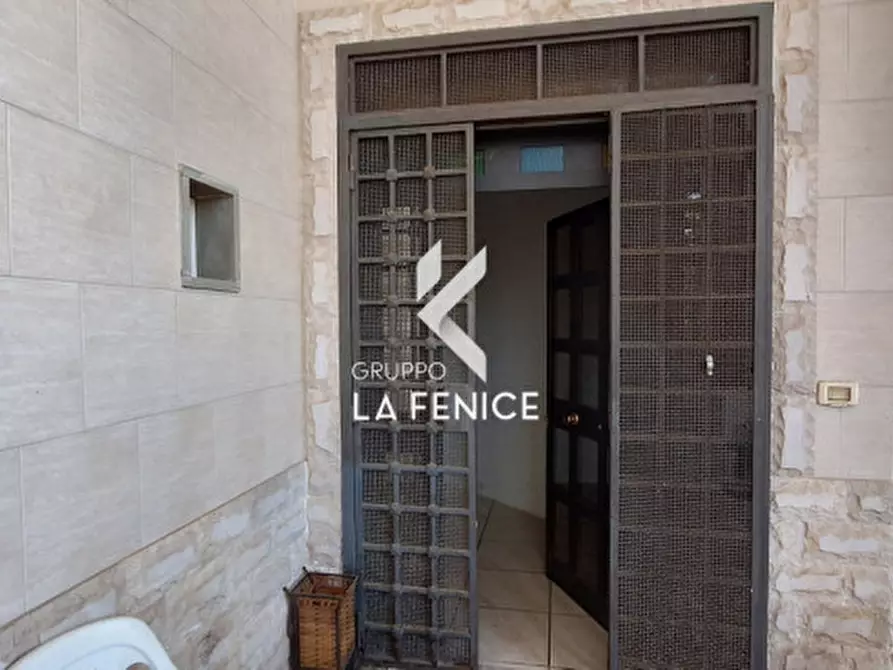 Immagine 9 di Attività commerciale in vendita  in viale Toledo a Fasano