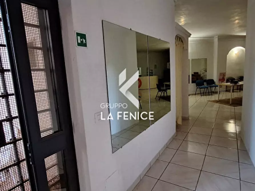 Immagine 10 di Attività commerciale in vendita  in viale Toledo a Fasano