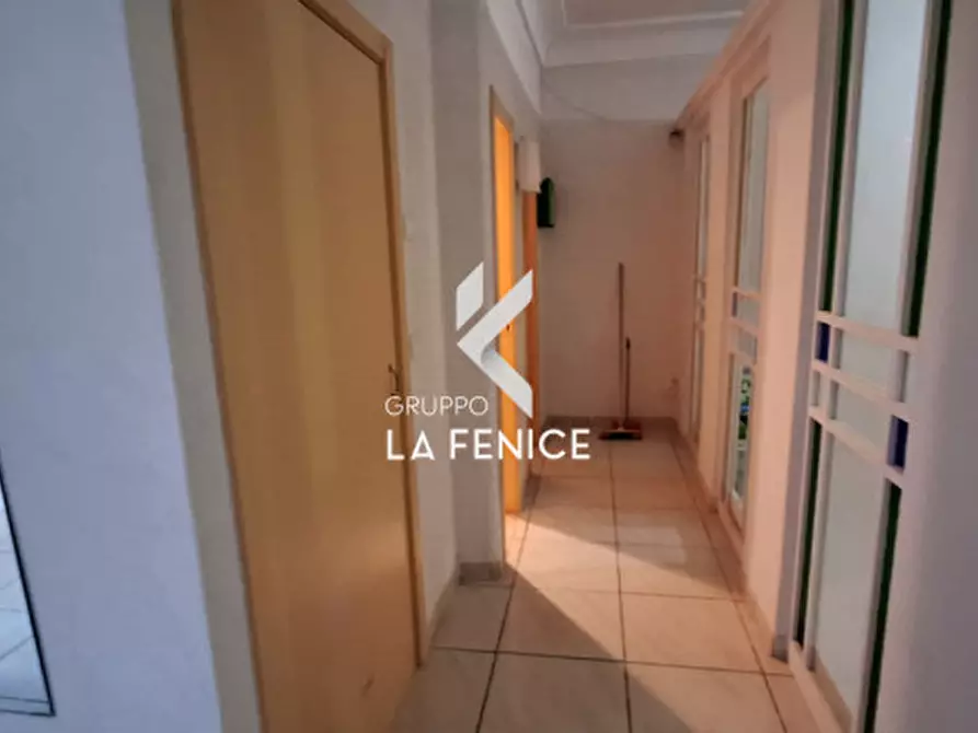 Immagine 11 di Attività commerciale in vendita  in viale Toledo a Fasano