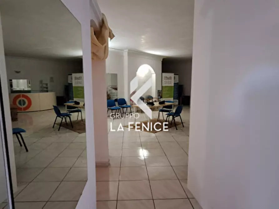 Immagine 12 di Attività commerciale in vendita  in viale Toledo a Fasano