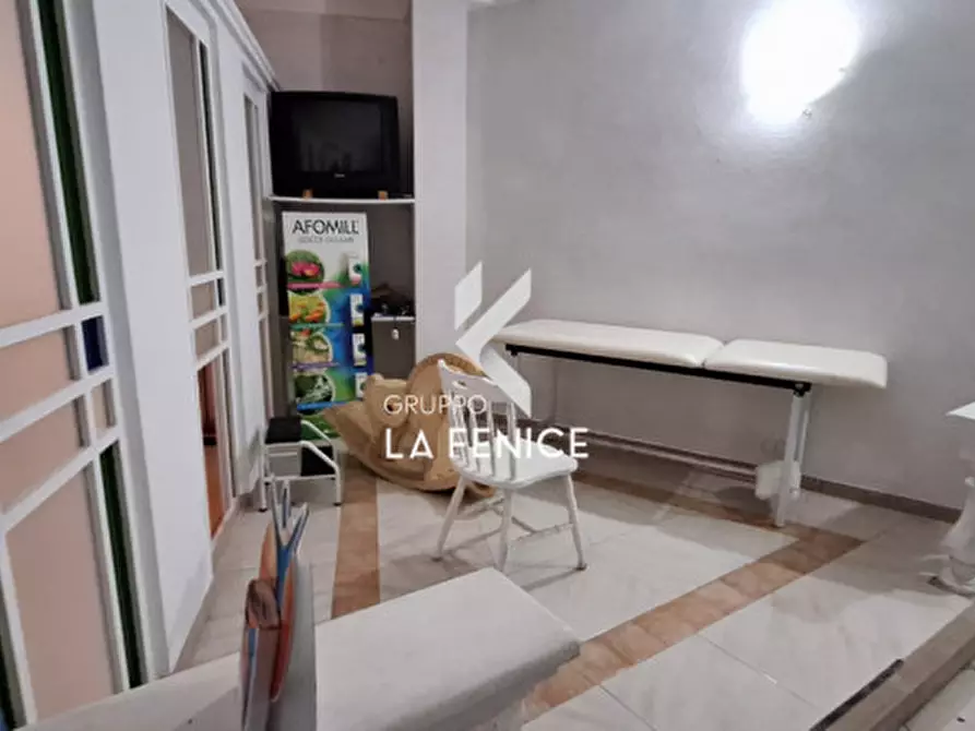 Immagine 14 di Attività commerciale in vendita  in viale Toledo a Fasano