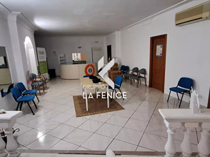 Immagine 15 di Attività commerciale in vendita  in viale Toledo a Fasano