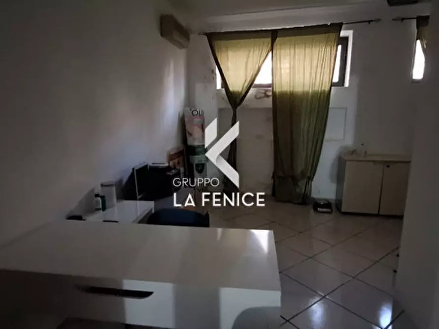 Immagine 16 di Attività commerciale in vendita  in viale Toledo a Fasano