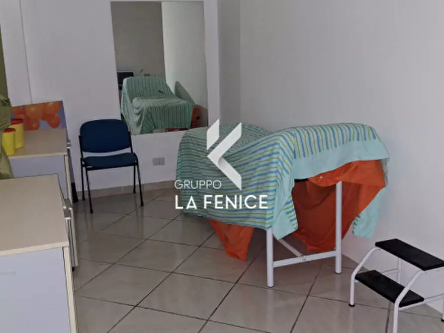 Immagine 17 di Attività commerciale in vendita  in viale Toledo a Fasano