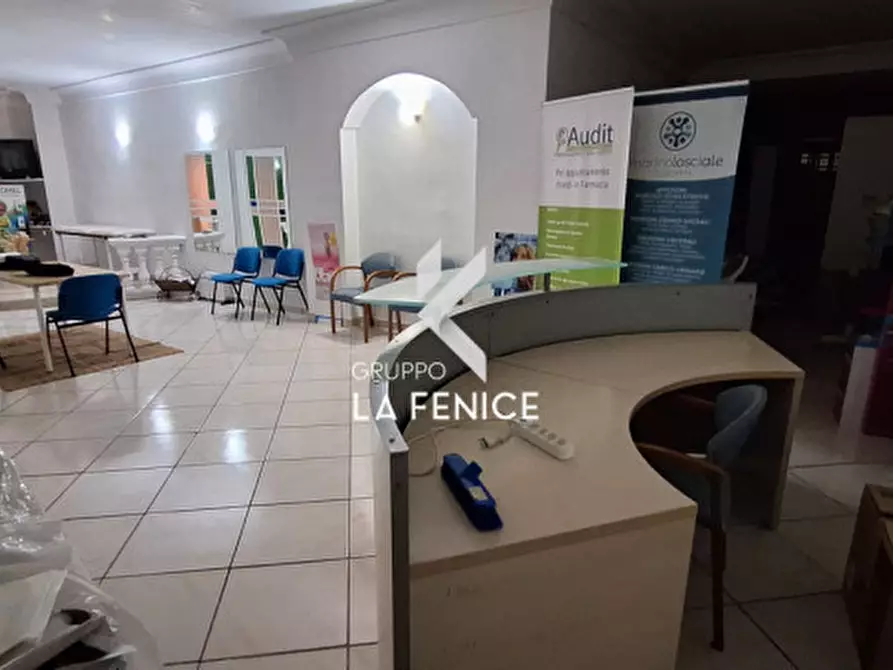 Immagine 26 di Attività commerciale in vendita  in viale Toledo a Fasano