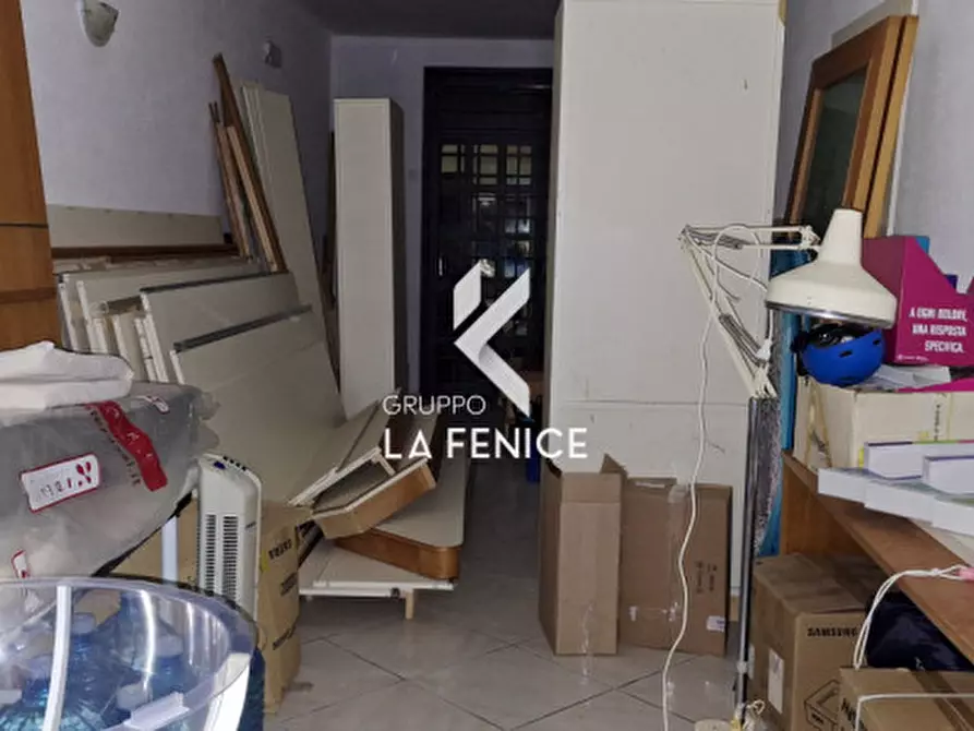 Immagine 30 di Attività commerciale in vendita  in viale Toledo a Fasano
