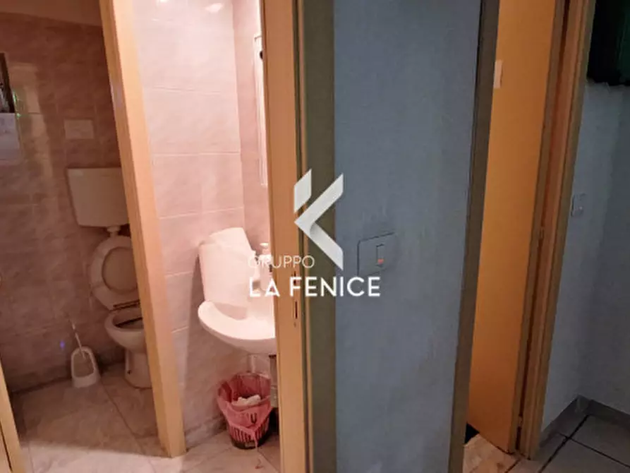 Immagine 31 di Attività commerciale in vendita  in viale Toledo a Fasano