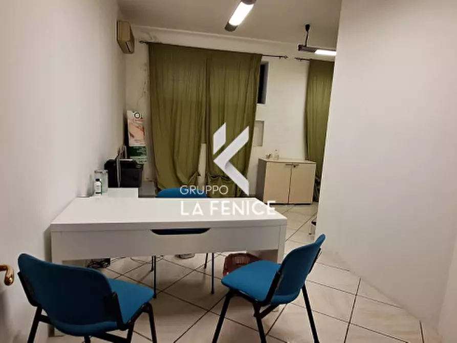 Immagine 34 di Attività commerciale in vendita  in viale Toledo a Fasano