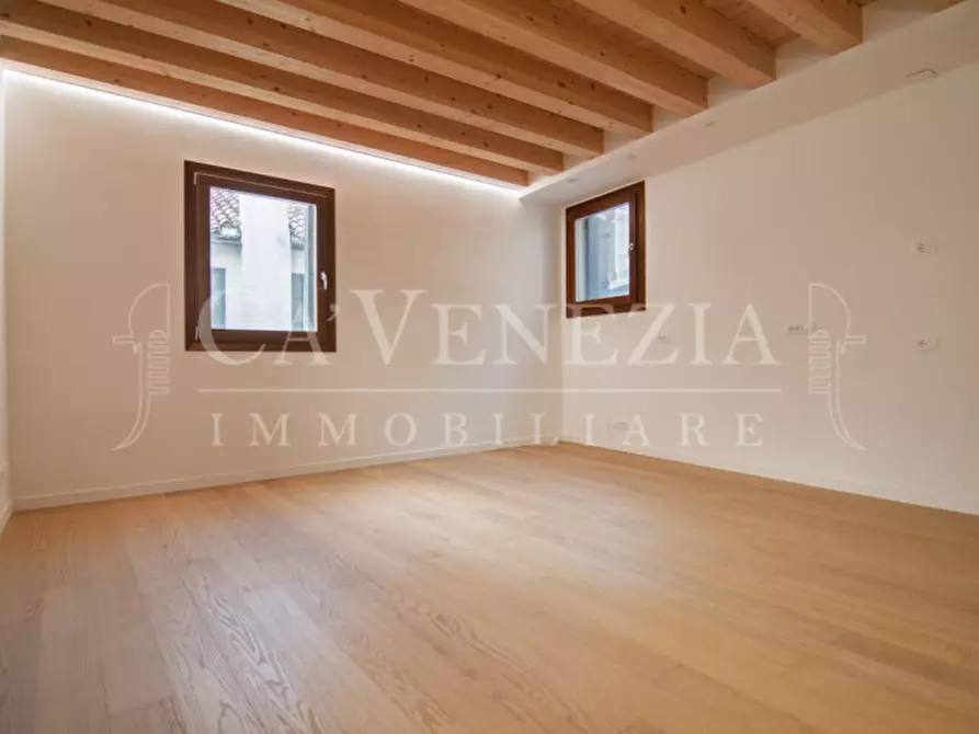 Immagine 2 di Casa indipendente in vendita  a Venezia