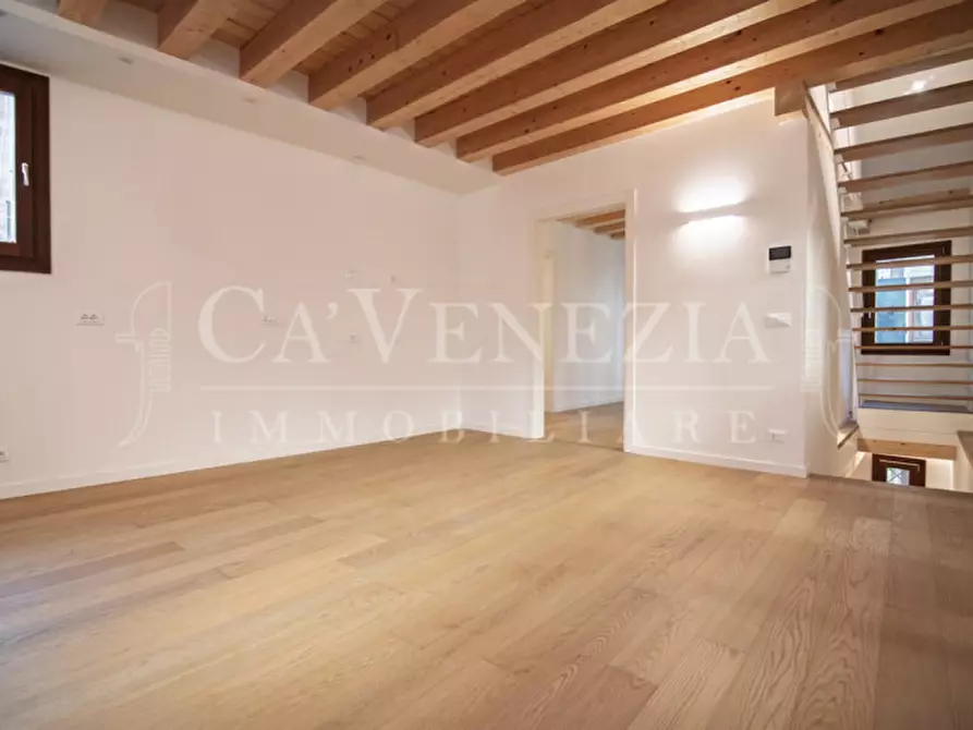Immagine 4 di Casa indipendente in vendita  a Venezia