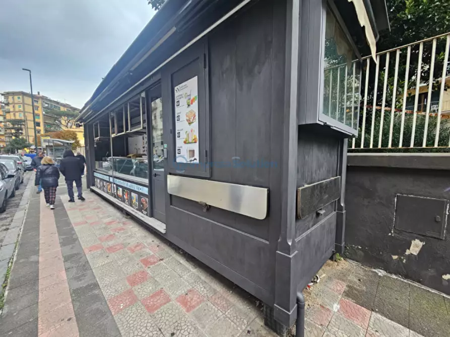 Immagine 5 di Attività commerciale in affitto  in Viale Cavalleggeri a Napoli