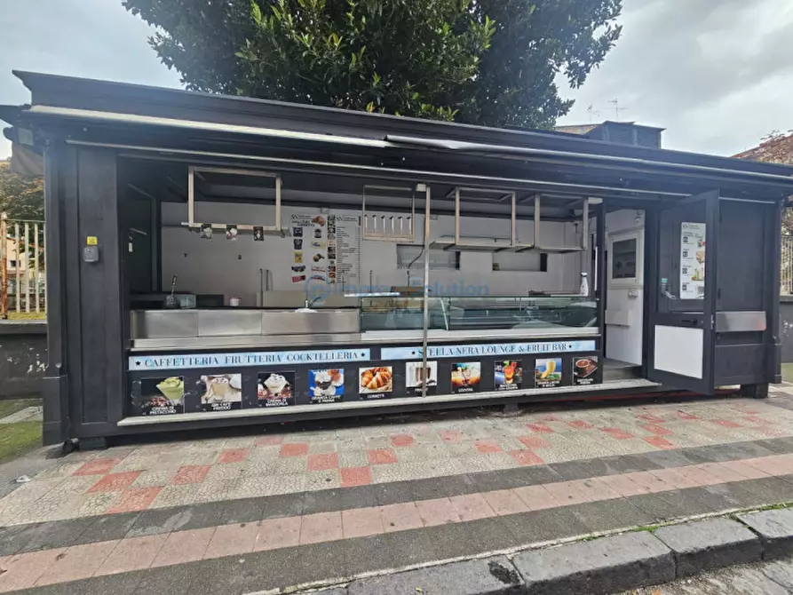 Immagine 6 di Attività commerciale in affitto  in Viale Cavalleggeri a Napoli