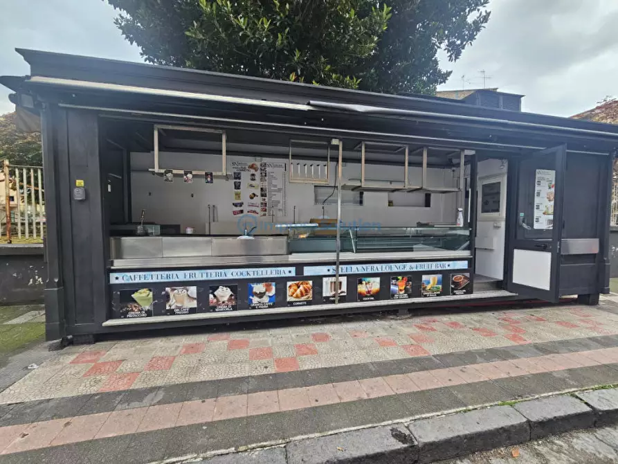 Immagine 7 di Attività commerciale in affitto  in Viale Cavalleggeri a Napoli