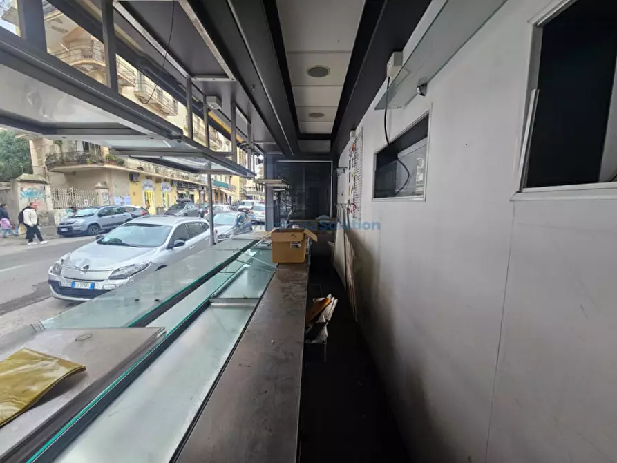 Immagine 15 di Attività commerciale in affitto  in Viale Cavalleggeri a Napoli