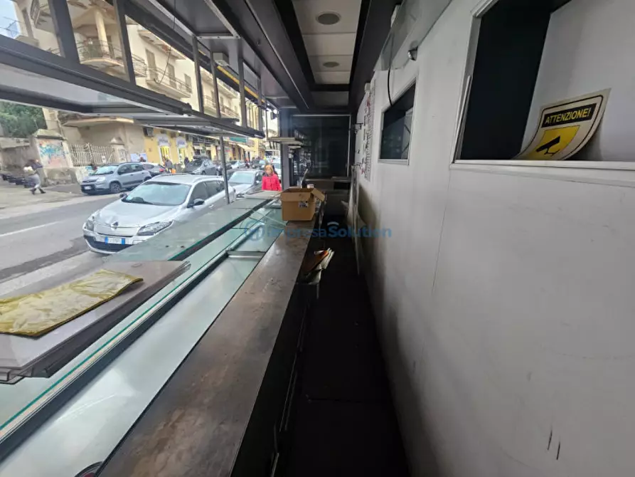 Immagine 17 di Attività commerciale in affitto  in Viale Cavalleggeri a Napoli