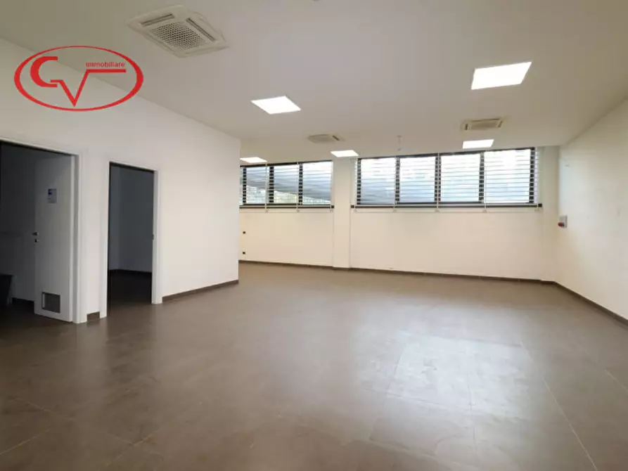 Immagine 5 di Negozio in affitto  a San Giovanni Valdarno