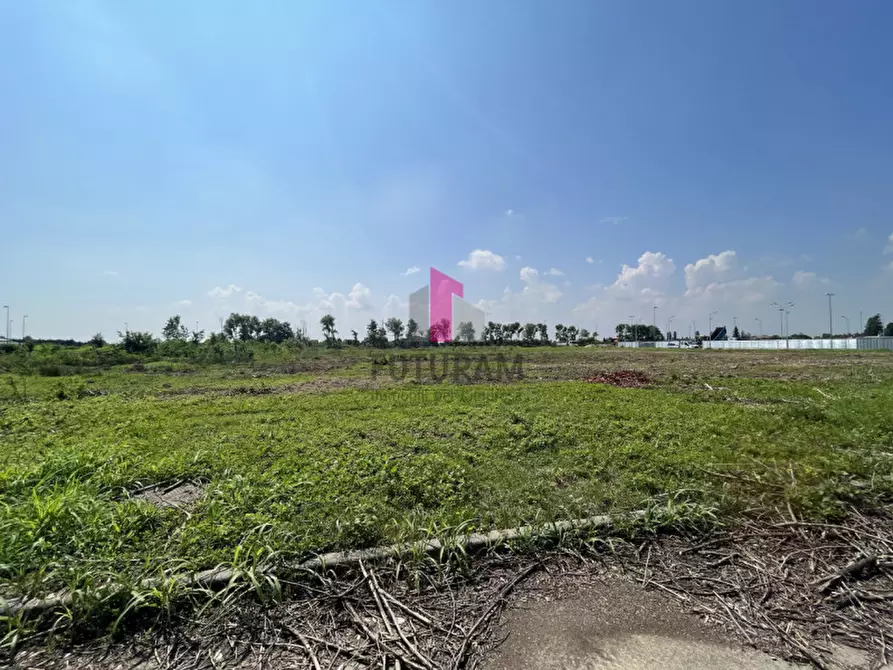 Immagine 5 di Terreno in vendita  in via peperate a Azzano Decimo