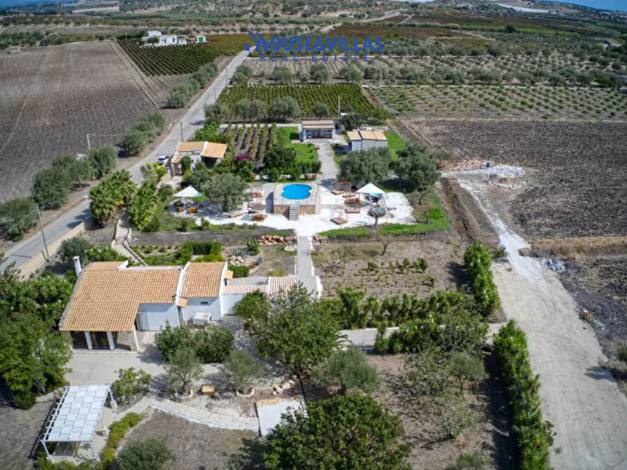 Immagine 2 di Villa in vendita  in bonivini a Noto