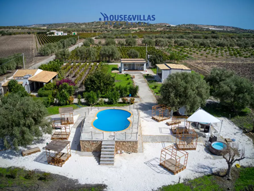 Immagine 3 di Villa in vendita  in bonivini a Noto
