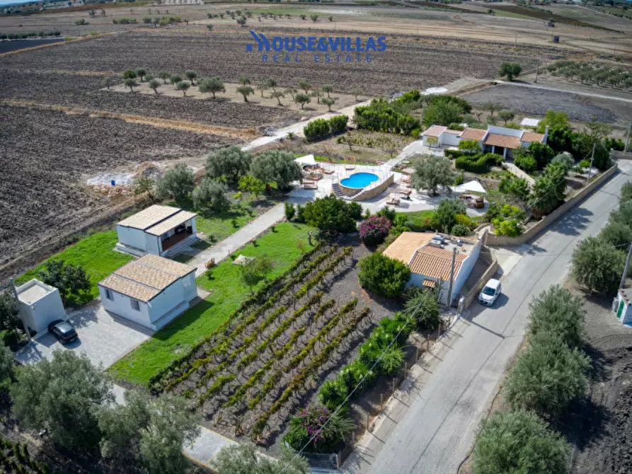 Immagine 4 di Villa in vendita  in bonivini a Noto