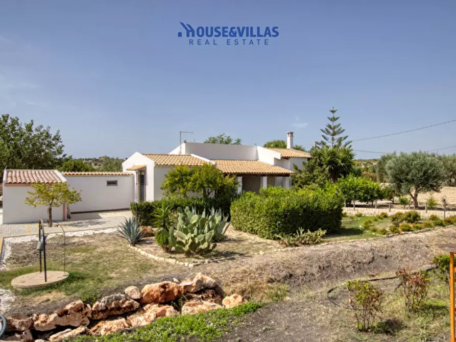 Immagine 7 di Villa in vendita  in bonivini a Noto