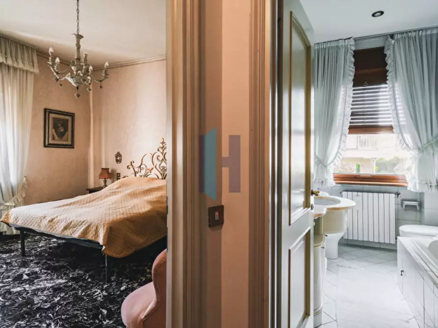 Immagine 11 di Villa in vendita  in Via Triumplina 220 a Brescia