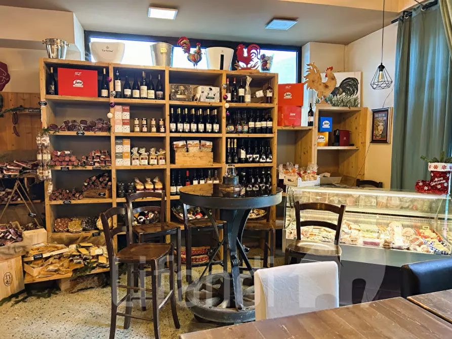 Immagine 2 di Attività commerciale in vendita  in Via Nazionale a Salorno .Salurn.