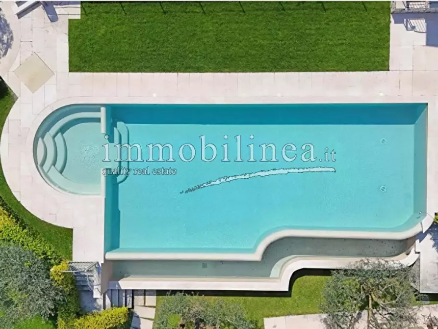 Immagine 2 di Appartamento in vendita  in Via per San Zeno a Torri Del Benaco