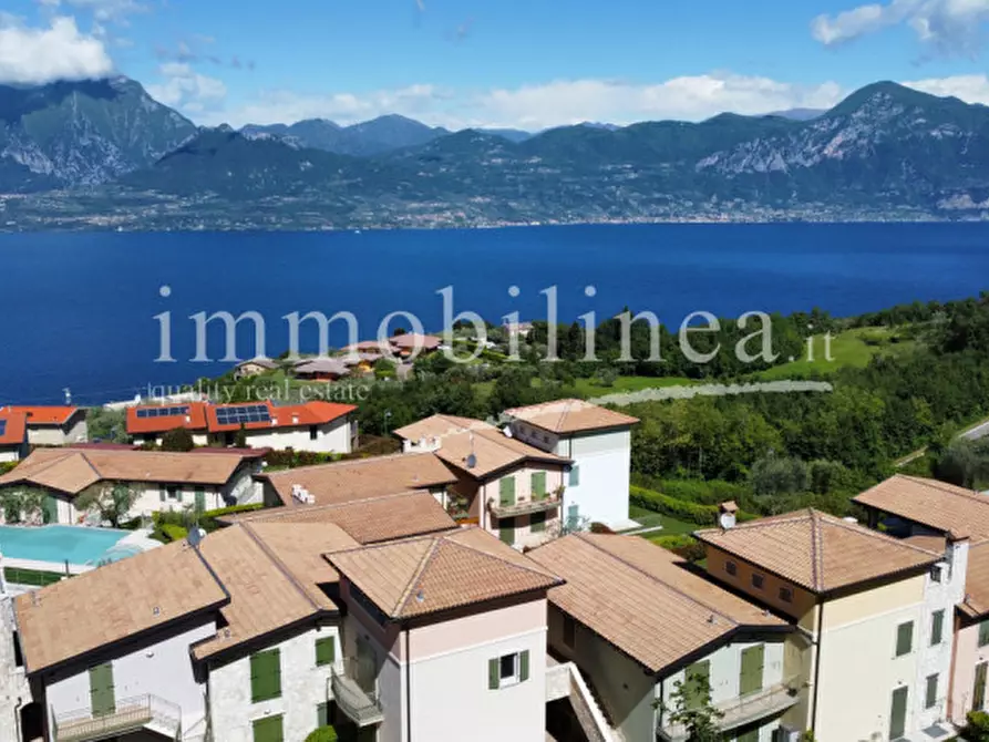 Immagine 5 di Appartamento in vendita  in Via per San Zeno a Torri Del Benaco
