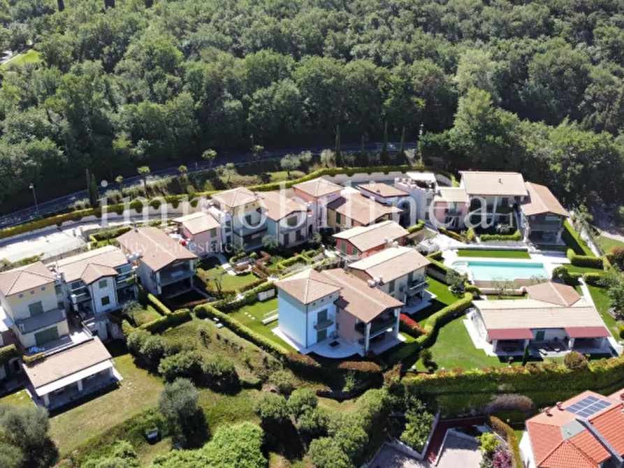 Immagine 7 di Appartamento in vendita  in Via per San Zeno a Torri Del Benaco