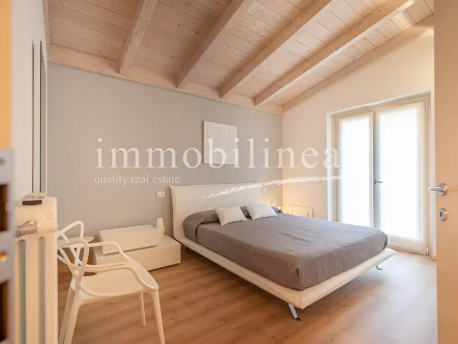 Immagine 10 di Appartamento in vendita  in Via per San Zeno a Torri Del Benaco