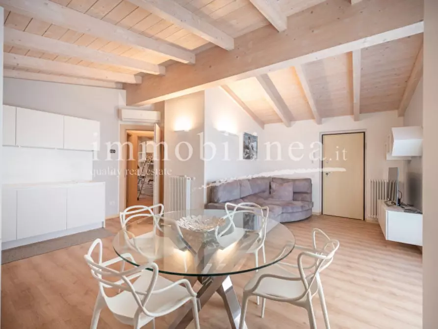 Immagine 11 di Appartamento in vendita  in Via per San Zeno a Torri Del Benaco