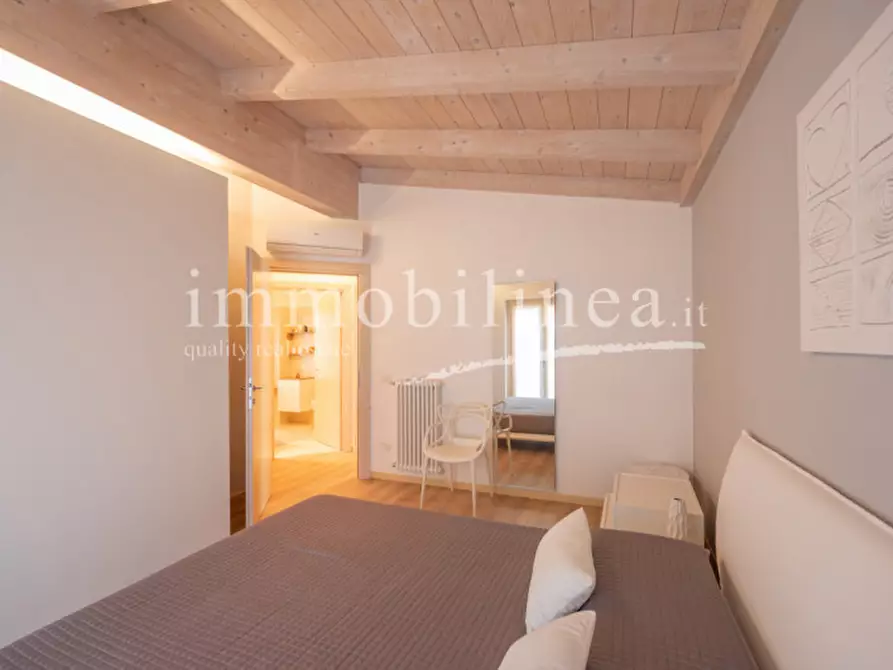 Immagine 13 di Appartamento in vendita  in Via per San Zeno a Torri Del Benaco