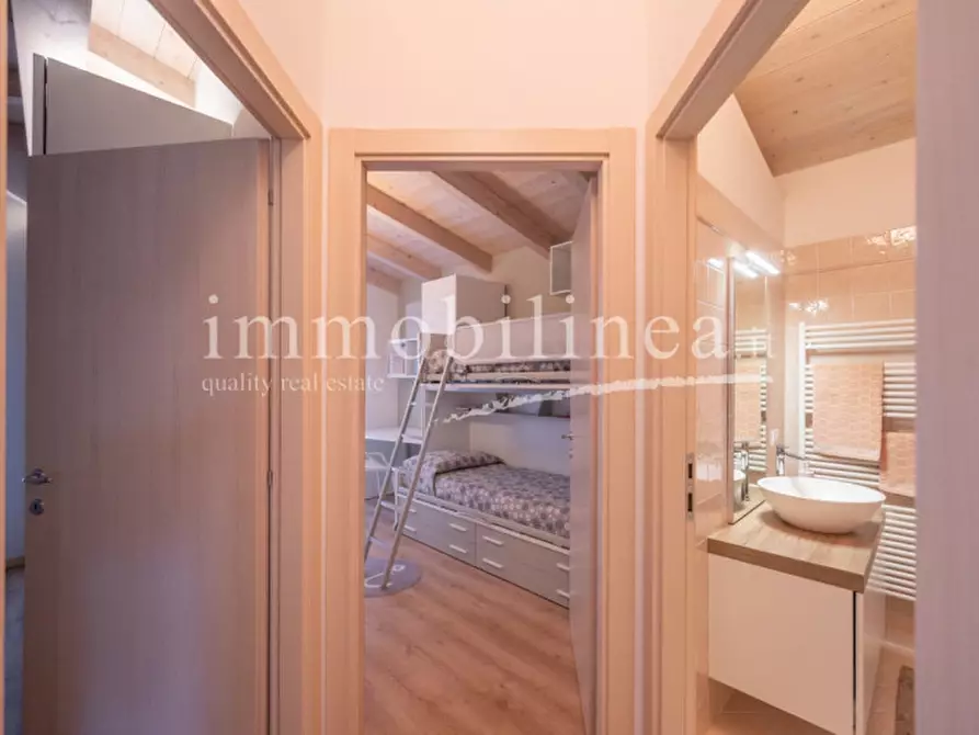 Immagine 16 di Appartamento in vendita  in Via per San Zeno a Torri Del Benaco