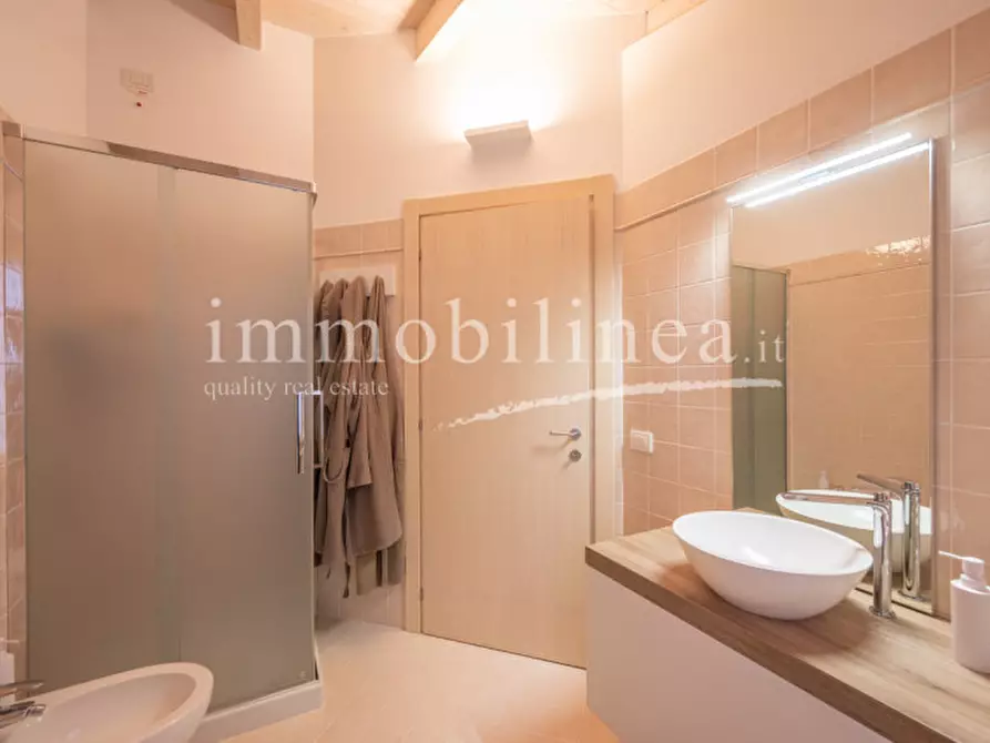 Immagine 18 di Appartamento in vendita  in Via per San Zeno a Torri Del Benaco